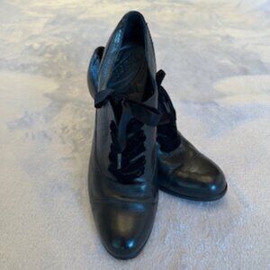 Born Women's Leather Black Heels With Velvet Laces 8 NWOT